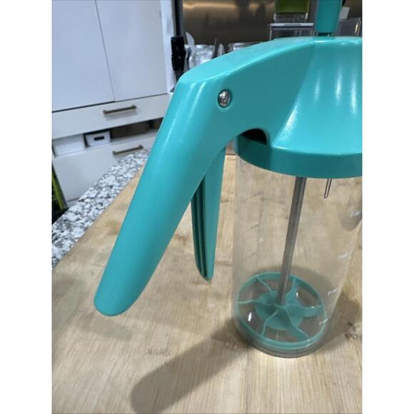 Pampered Chef Batter Mixer and Dispenser 100082 * - Picture 10 of 11